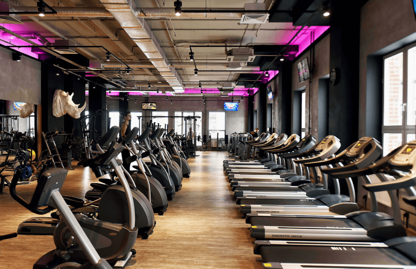 What amenities are important when choosing a gym membership?